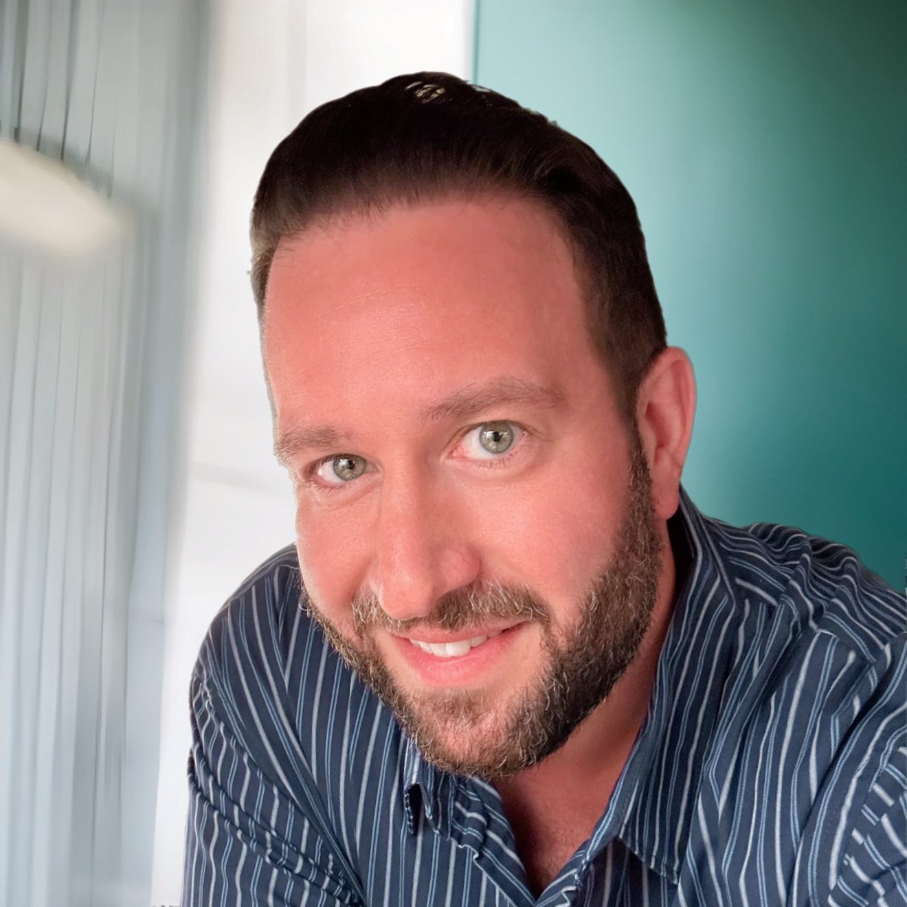 Tom Roberto headshot